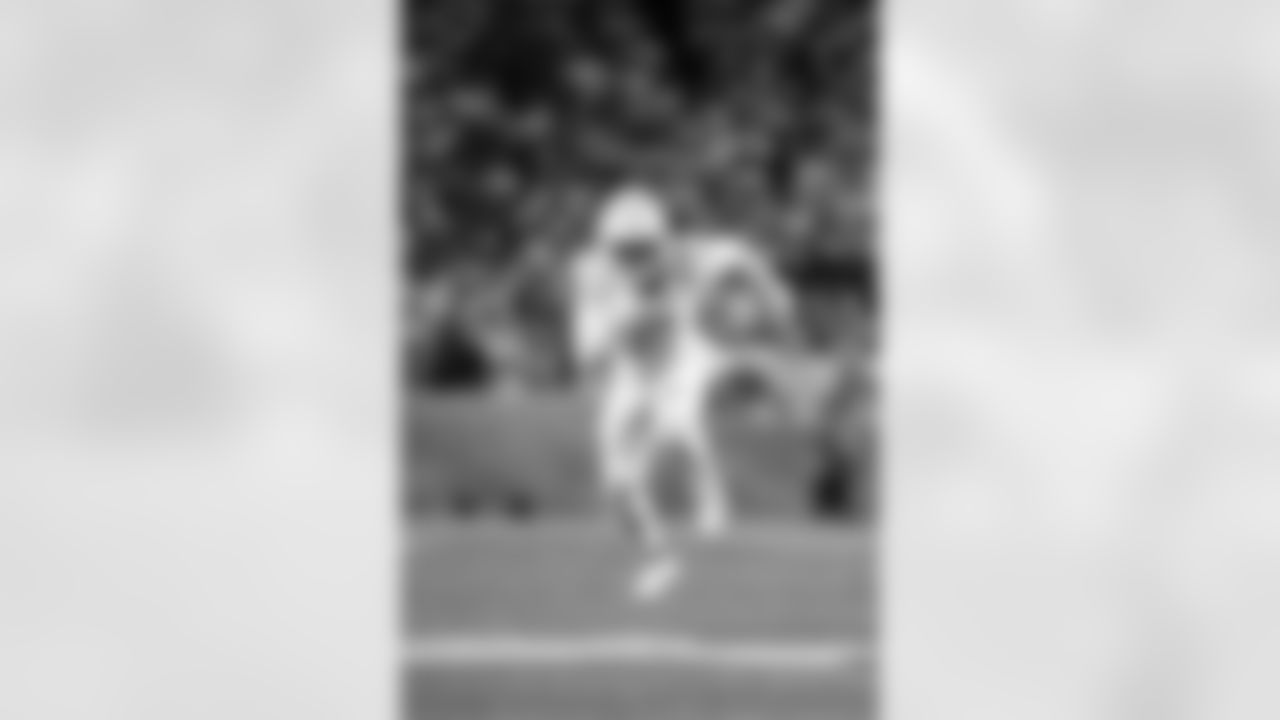 Buffalo Bills vs New England Patriots, Regular Season, October 05, 2025 at Highmark Stadium.