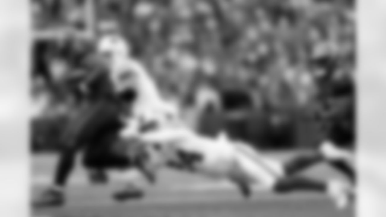 Buffalo Bills vs Tampa Bay Buccaneers, Regular Season, November 16, 2025 at Highmark Stadium.