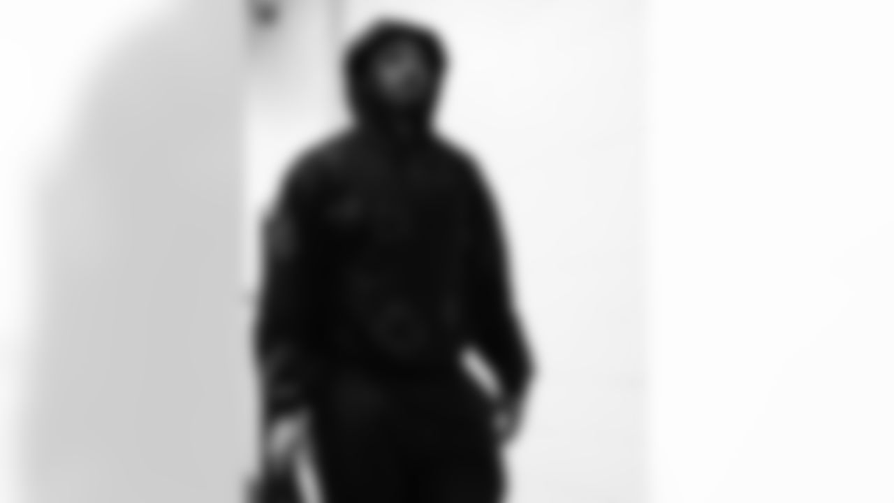 Pittsburgh Steelers vs Buffalo Bills, Regular Season, November 30, 2025 at Acrisure Stadium.