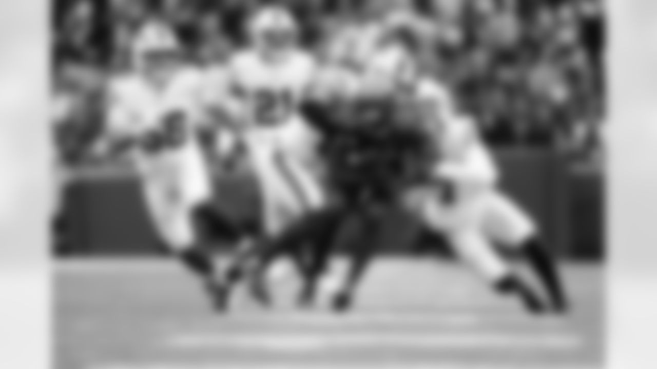 Buffalo Bills vs Tampa Bay Buccaneers, Regular Season, November 16, 2025 at Highmark Stadium.