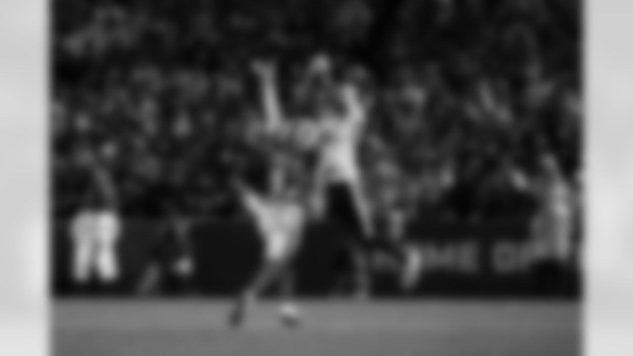 Buffalo Bills vs Philadelphia Eagles, Regular Season, December 28, 2025 at Highmark Stadium.