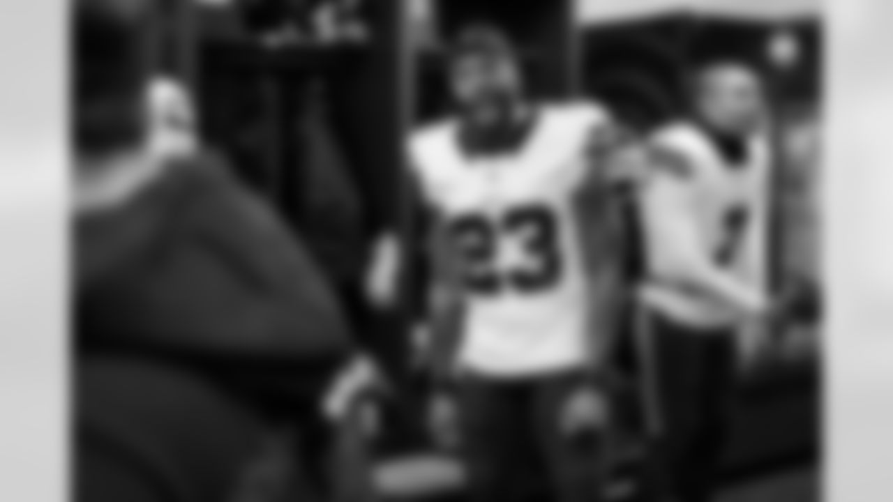 New England Patriots vs Buffalo Bills, Regular Season, December 14, 2025 at Gillette Stadium.