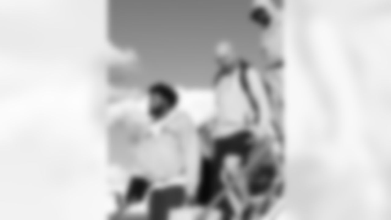 Reggie Gilliam (41), Reid Ferguson (69). Buffalo Bills arrive in Jacksonville, January 10, 2026.