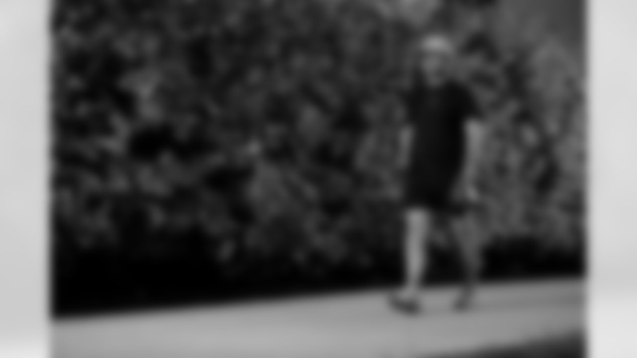 Shane Buechele (6). Buffalo Bills vs Miami Dolphins, Regular Season, September 18, 2025 at Highmark Stadium.