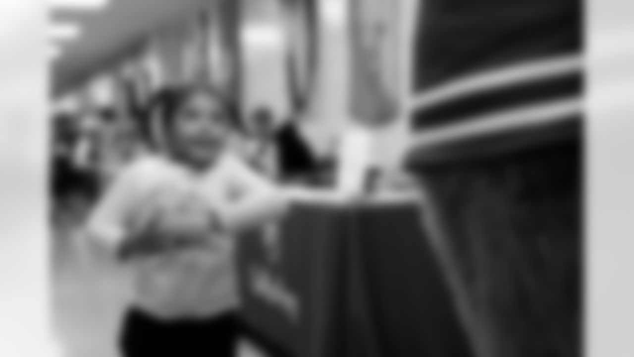 Free Mobile Food Markets, November 01, 2025 at #94 West Hertel Academy.