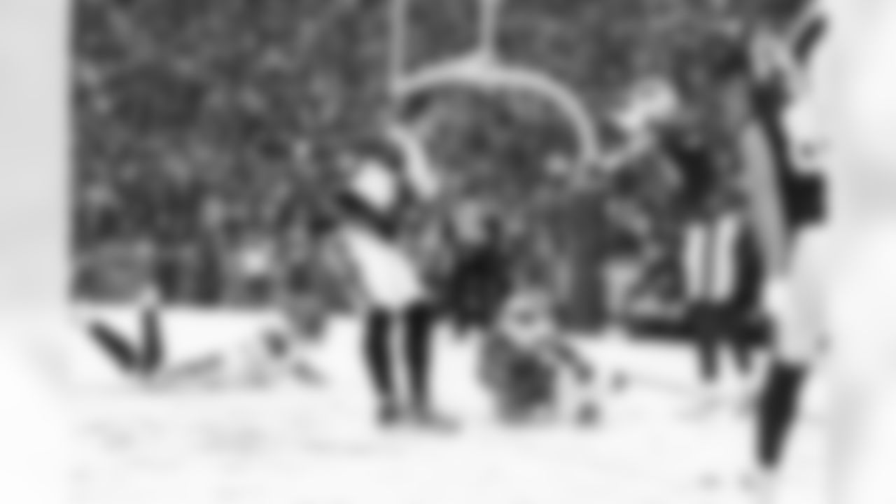 Buffalo Bills vs Cincinnati Bengals, Regular Season, December 07, 2025 at Highmark Stadium.