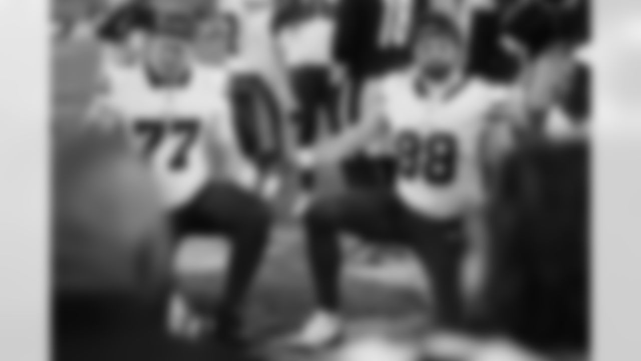 Pittsburgh Steelers vs Buffalo Bills, Regular Season, November 30, 2025 at Acrisure Stadium.