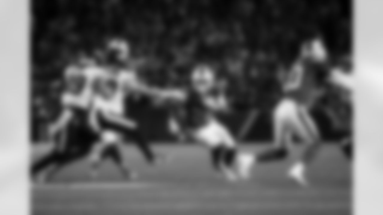 Buffalo Bills vs Philadelphia Eagles, Regular Season, December 28, 2025 at Highmark Stadium.