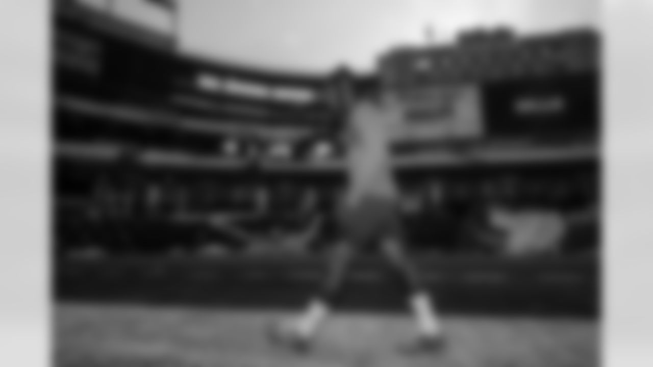 New England Patriots vs Buffalo Bills, Regular Season, December 14, 2025 at Gillette Stadium.