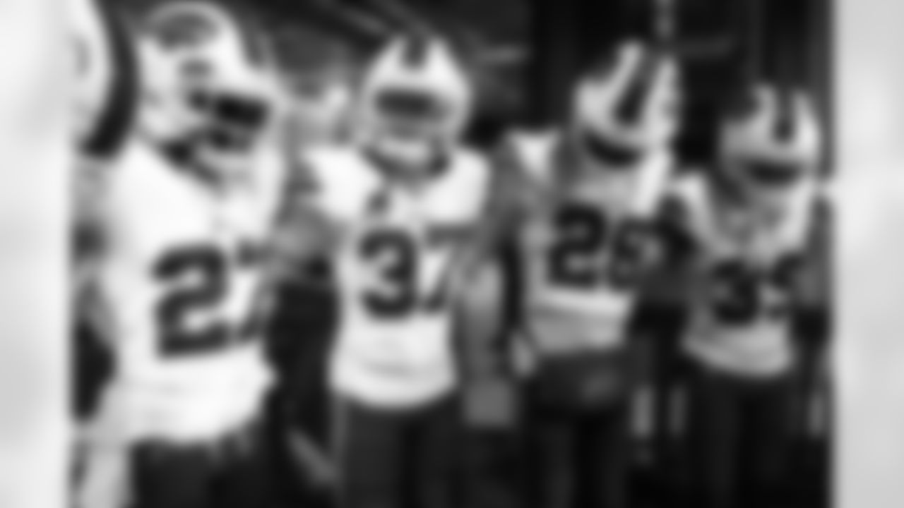 New England Patriots vs Buffalo Bills, Regular Season, December 14, 2025 at Gillette Stadium.