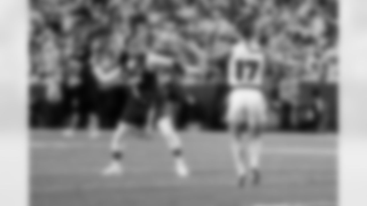 Buffalo Bills vs New England Patriots, Regular Season, October 05, 2025 at Highmark Stadium.