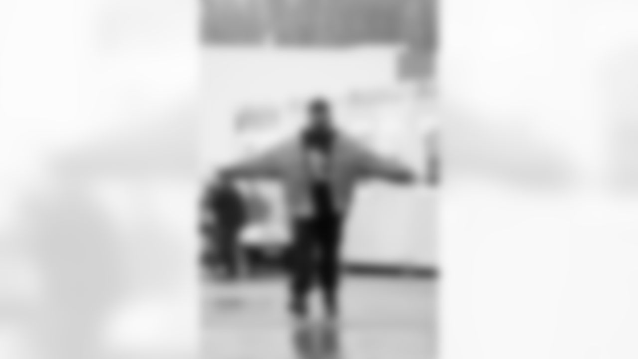 Buffalo Bills vs Philadelphia Eagles, Regular Season, December 28, 2025 at Highmark Stadium.