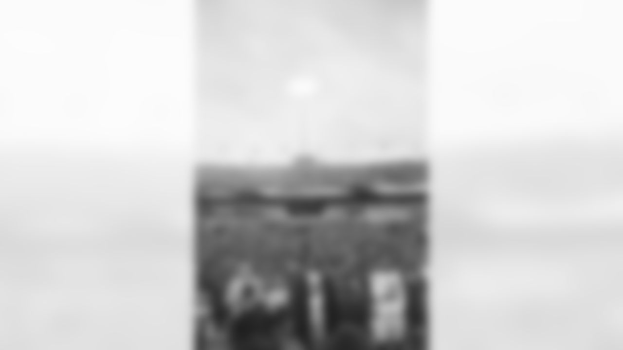 Buffalo Bills vs Tampa Bay Buccaneers, Regular Season, November 17, 2025 at Highmark Stadium.