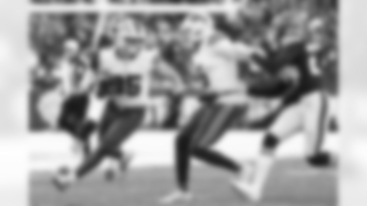 Cleveland Browns vs Buffalo Bills, Regular Season, December 21, 2025 at Huntington Bank Field.