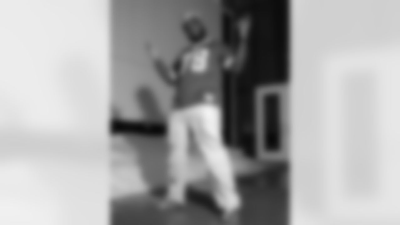 Zion Logue (93). Buffalo Bills vs New York Jets, Regular Season, January 04, 2026 at Highmark Stadium.