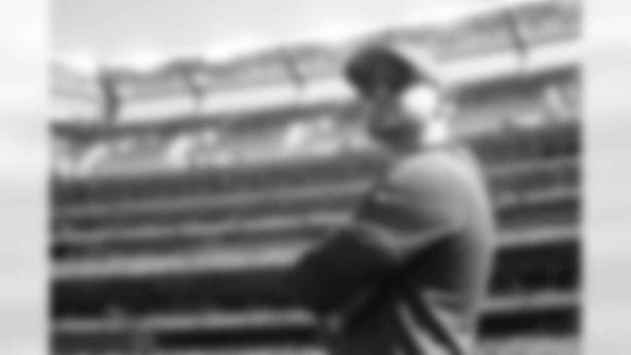 New York Jets vs Buffalo Bills, Regular Season, September 14, 2025 at Metlife Stadium.