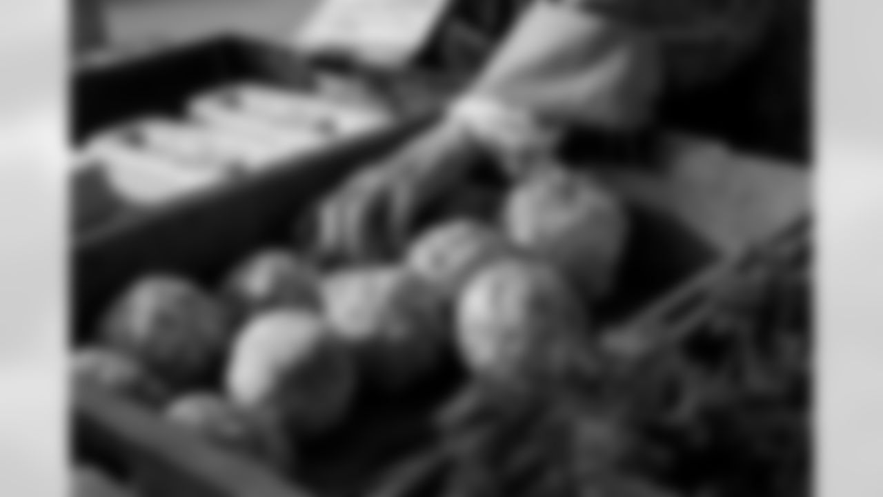 Free Mobile Food Markets, November 01, 2025 at #94 West Hertel Academy.