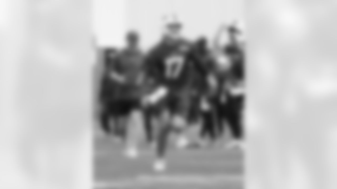 Josh Allen (17). Buffalo Bills OTA workouts, May 27, 2025 at the Buffalo Bills Training Center.