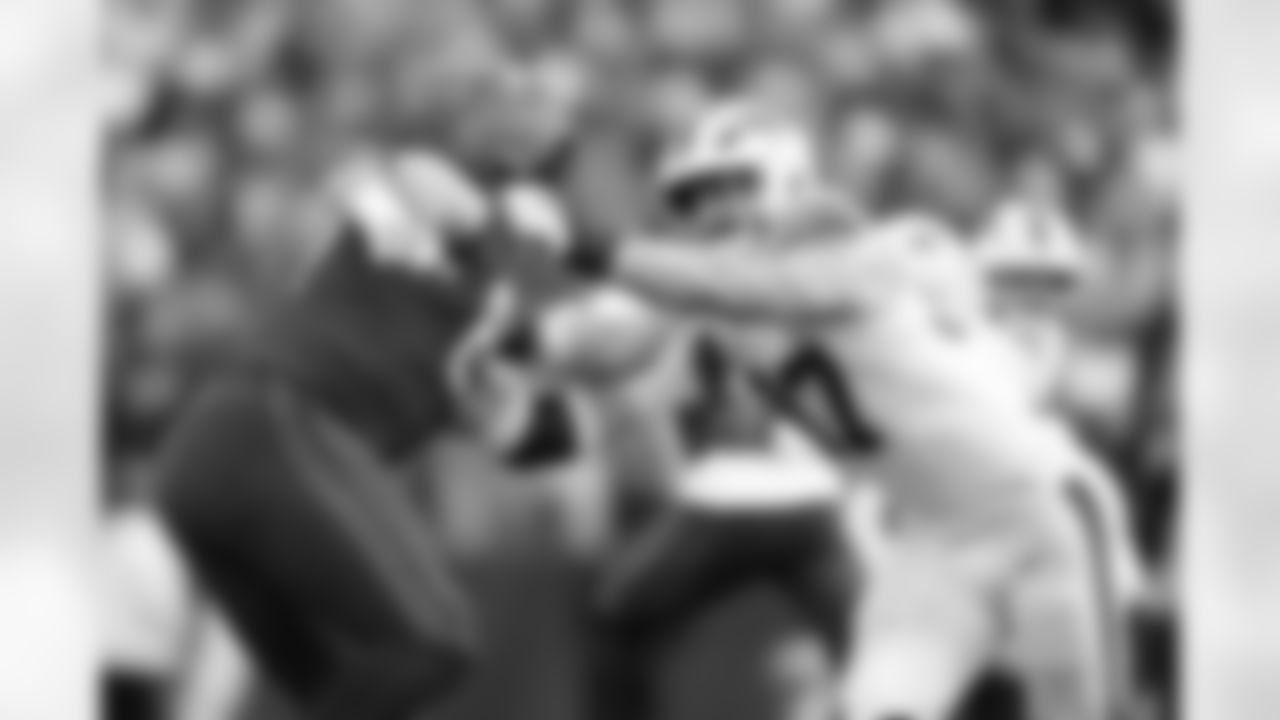 Buffalo Bills vs Tampa Bay Buccaneers, Regular Season, November 16, 2025 at Highmark Stadium.