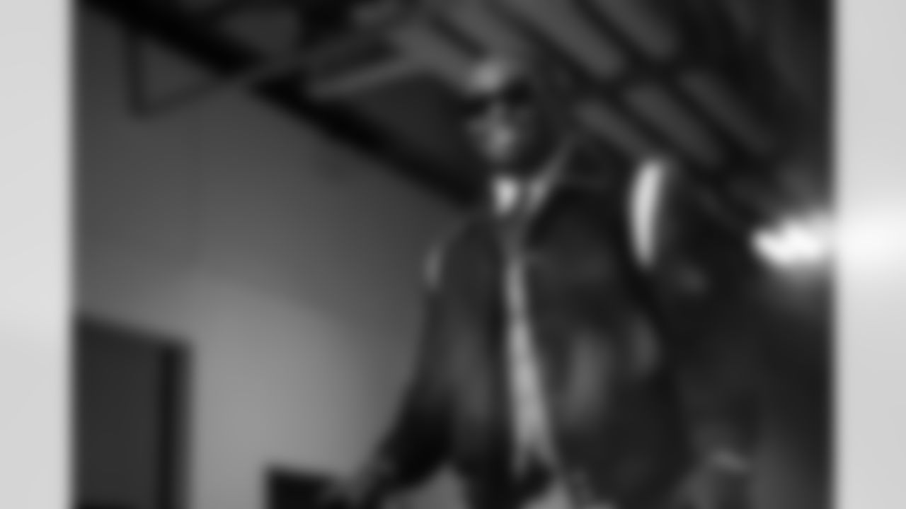 Pittsburgh Steelers vs Buffalo Bills, Regular Season, November 30, 2025 at Acrisure Stadium.