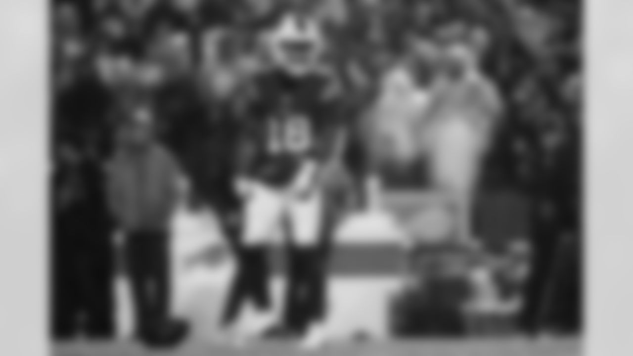 Buffalo Bills vs Philadelphia Eagles, Regular Season, December 28, 2025 at Highmark Stadium.