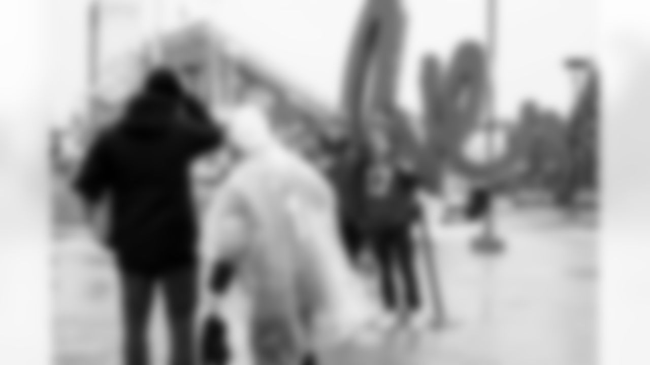 Buffalo Bills vs Philadelphia Eagles, Regular Season, December 28, 2025 at Highmark Stadium.