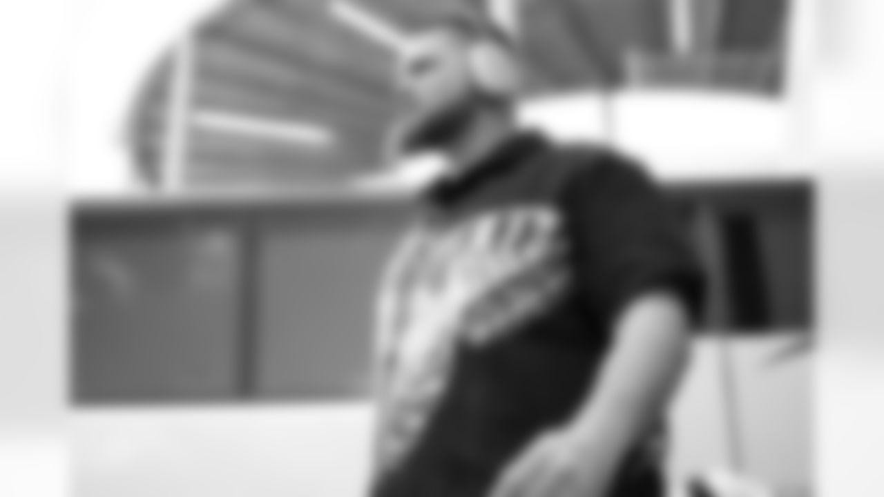 Miami Dolphins vs Buffalo Bills, Regular Season, November 09, 2025 at Hard Rock Stadium.