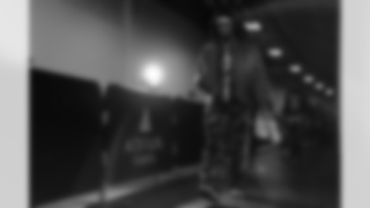 Pittsburgh Steelers vs Buffalo Bills, Regular Season, November 30, 2025 at Acrisure Stadium.