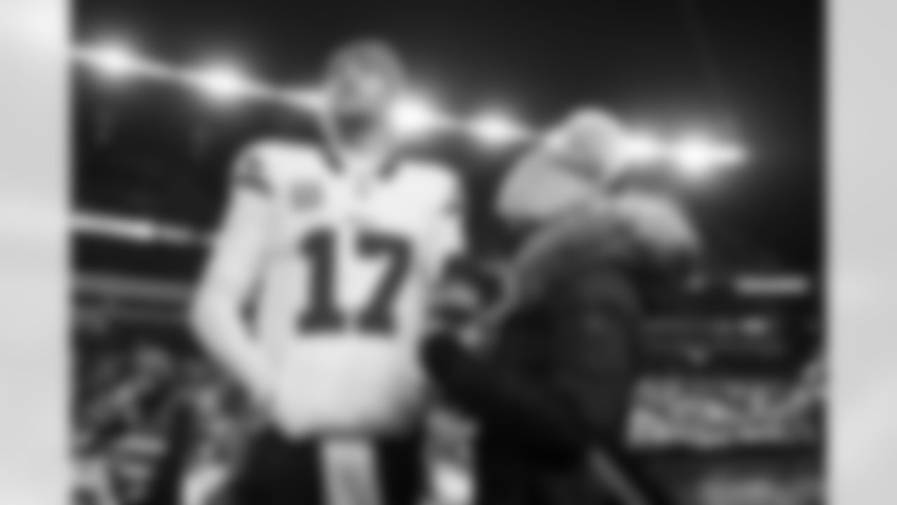 Pittsburgh Steelers vs Buffalo Bills, Regular Season, November 30, 2025 at Acrisure Stadium.