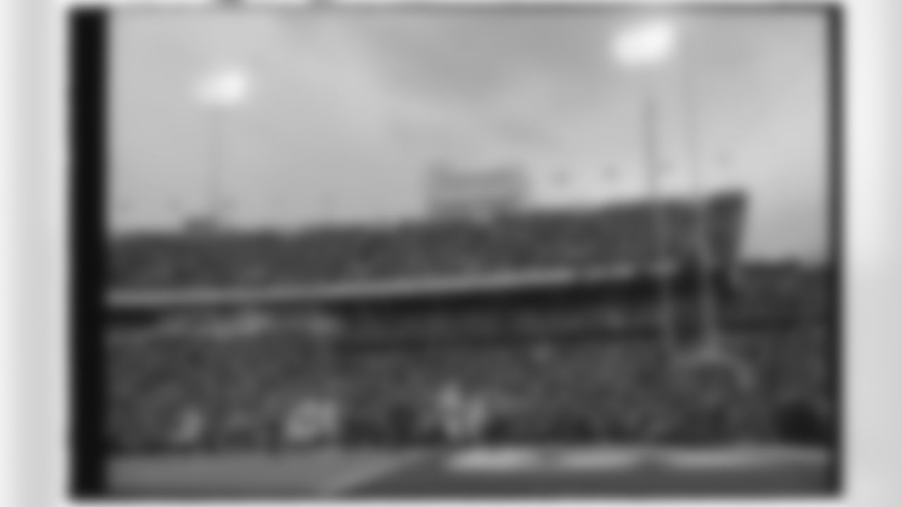 Buffalo Bills vs Tampa Bay Buccaneers, Regular Season, November 17, 2025 at Highmark Stadium.