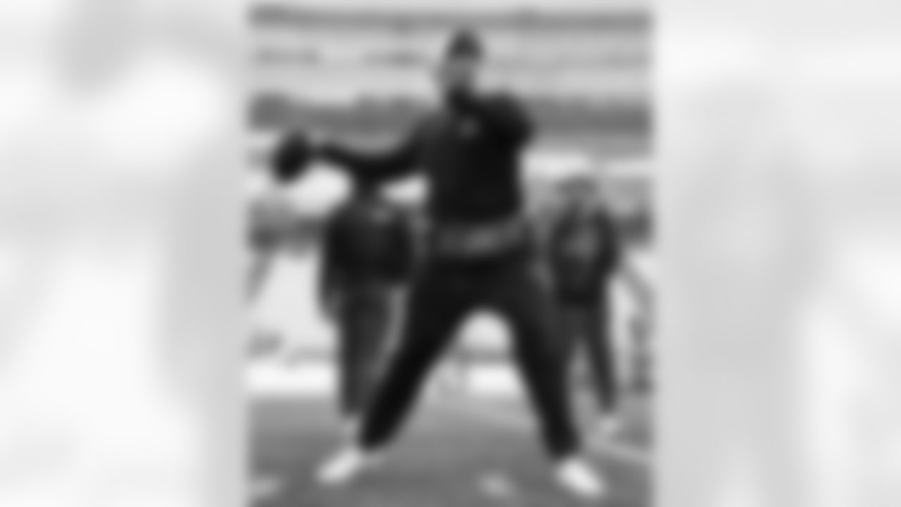 New England Patriots vs Buffalo Bills, Regular Season, December 14, 2025 at Gillette Stadium.