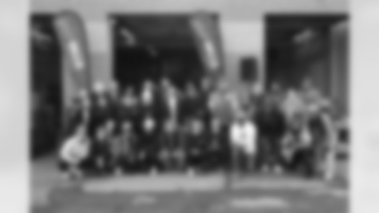 The annual Bills Foundation Thanksgiving Blitz was hosted on November 18 at FeedMore WNY providing 600 families with Thanksgiving meals.