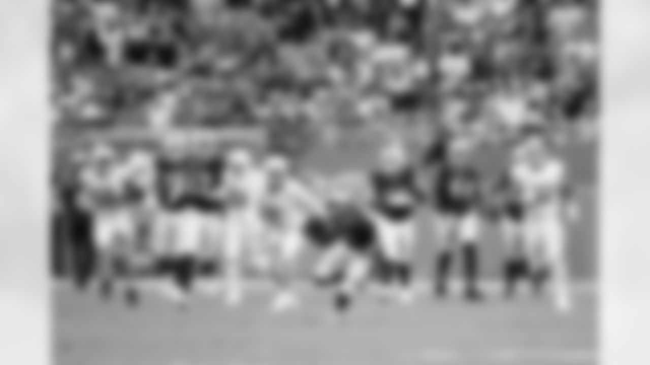 Miami Dolphins vs Buffalo Bills, Regular Season, November 09, 2025 at Hard Rock Stadium.