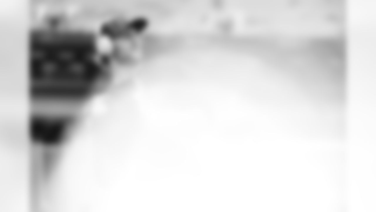 Josh Allen (17). Buffalo Bills vs New Orleans Saints, Regular Season, September 28, 2025 at Highmark Stadium.