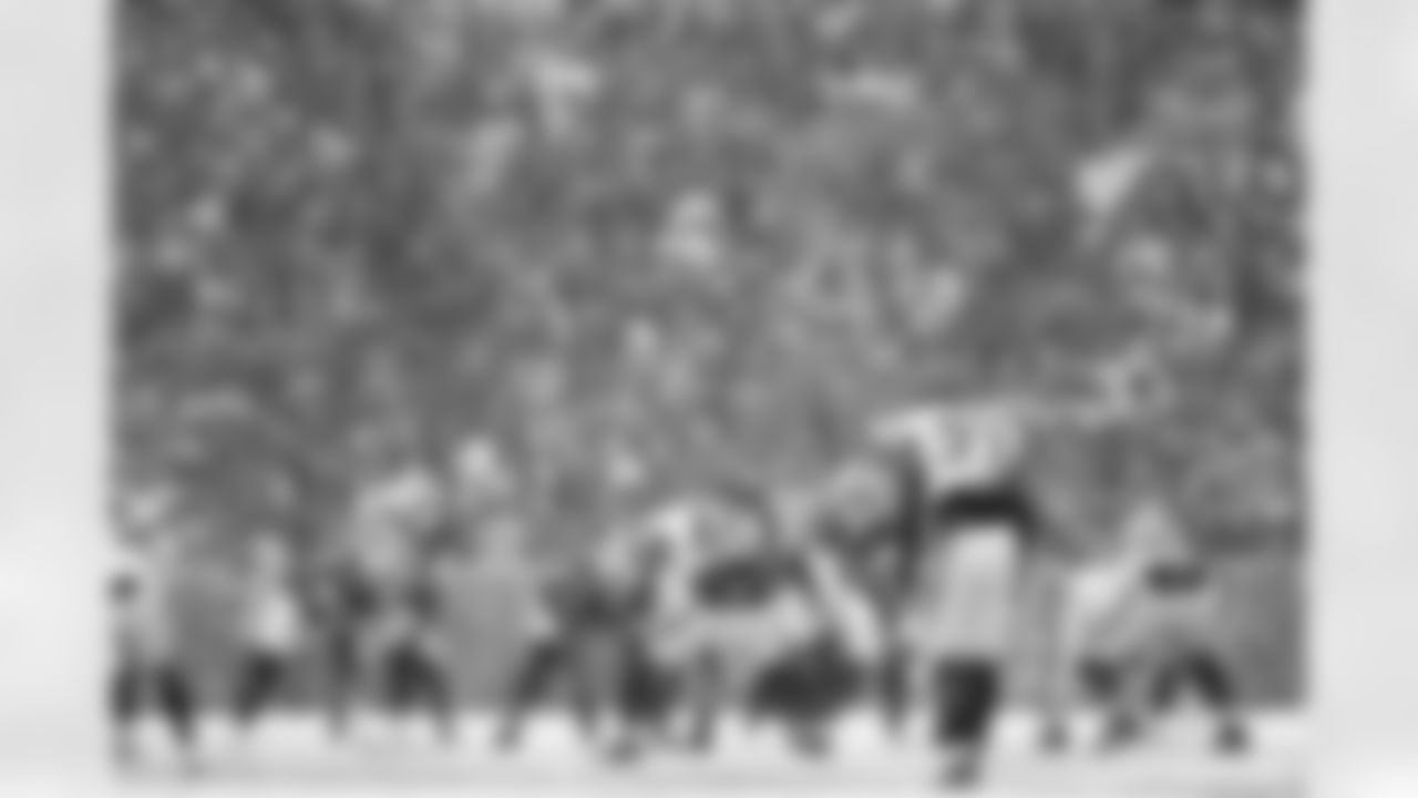 Buffalo Bills vs Cincinnati Bengals, Regular Season, December 07, 2025 at Highmark Stadium.