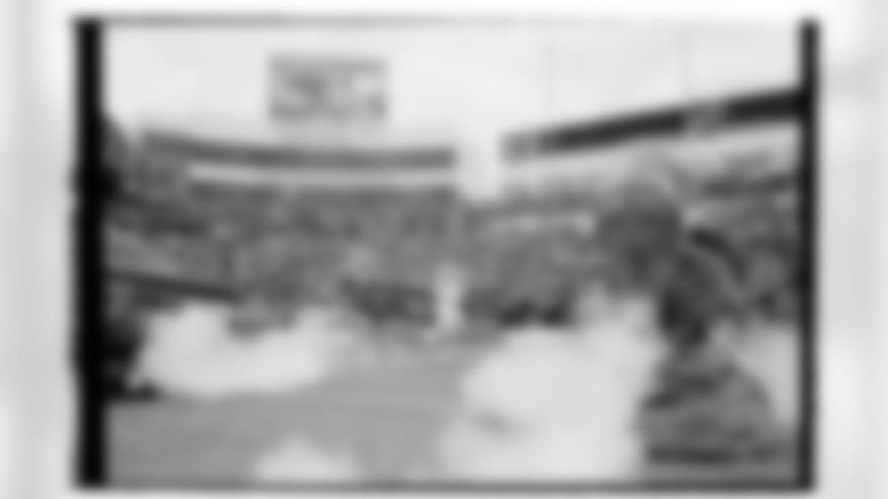 Buffalo Bills vs Tampa Bay Buccaneers, Regular Season, November 17, 2025 at Highmark Stadium.