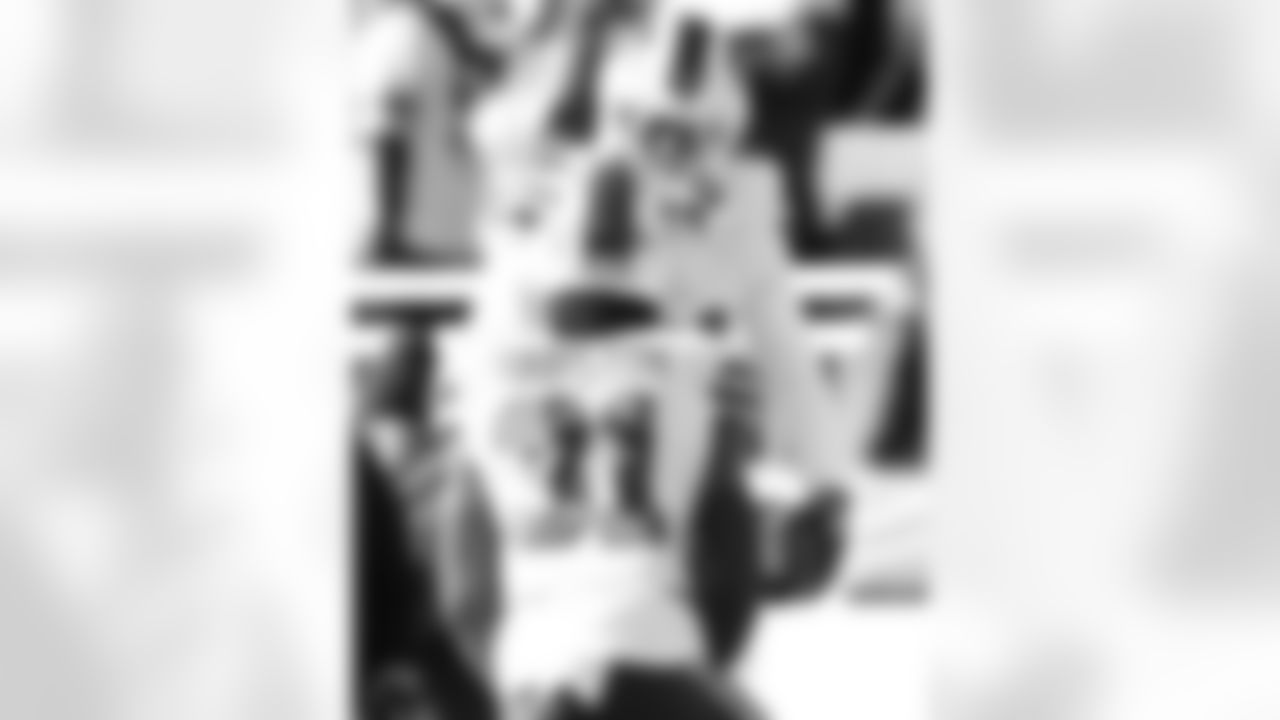 Cleveland Browns vs Buffalo Bills, Regular Season, December 21, 2025 at Huntington Bank Field.