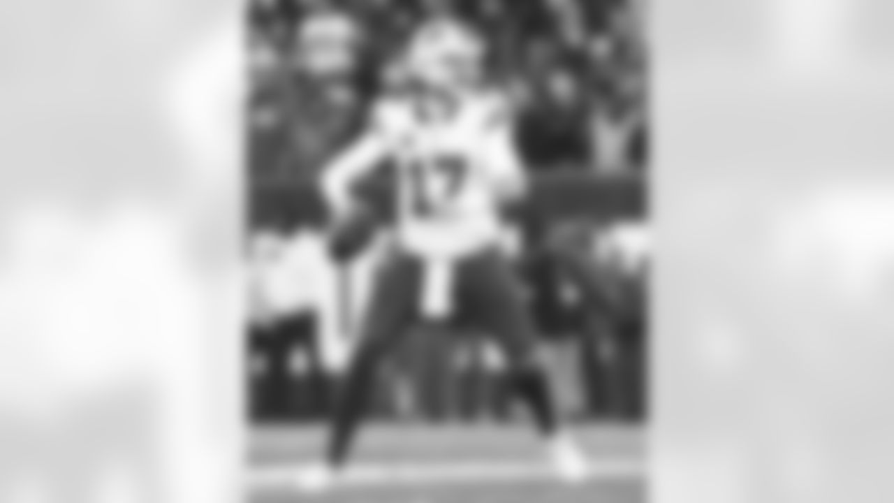 Cleveland Browns vs Buffalo Bills, Regular Season, December 21, 2025 at Huntington Bank Field.