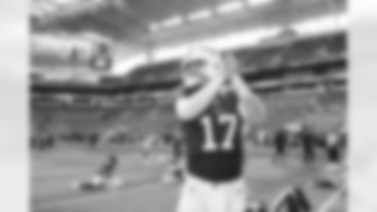 Miami Dolphins vs Buffalo Bills, Regular Season, November 09, 2025 at Hard Rock Stadium.