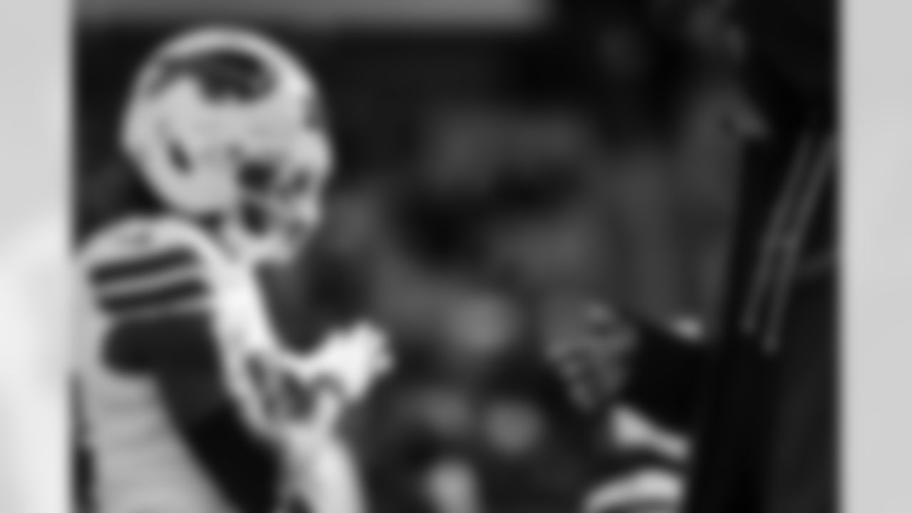 Cleveland Browns vs Buffalo Bills, Regular Season, December 21, 2025 at Huntington Bank Field.