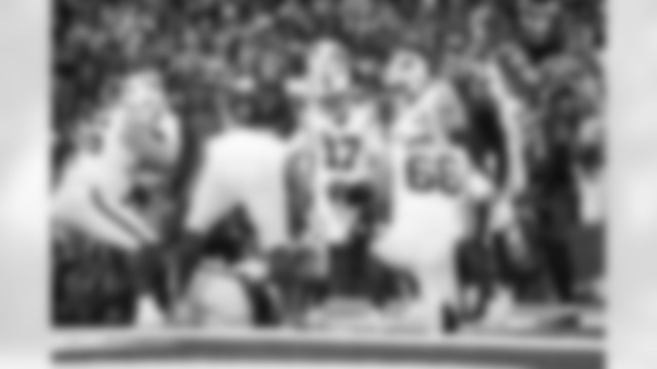 Buffalo Bills vs Tampa Bay Buccaneers, Regular Season, November 16, 2025 at Highmark Stadium.