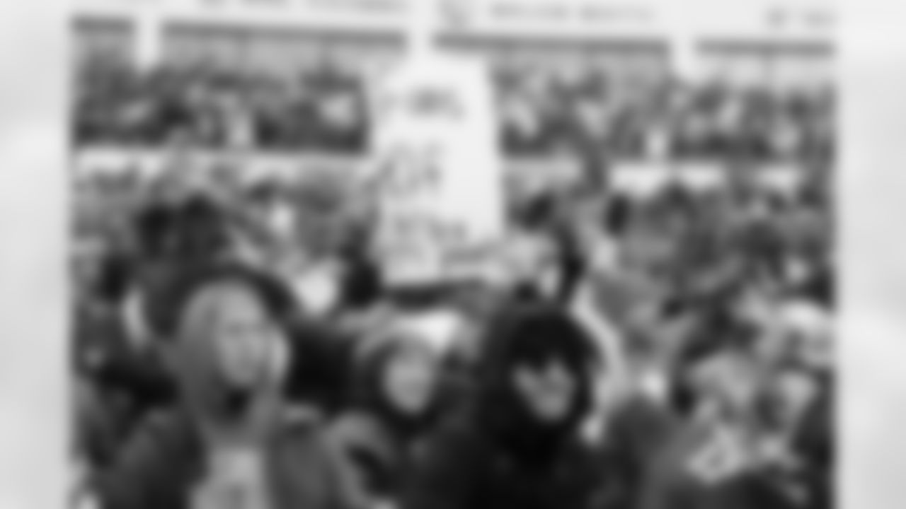 Buffalo Bills vs Cincinnati Bengals, Regular Season, December 07, 2025 at Highmark Stadium.