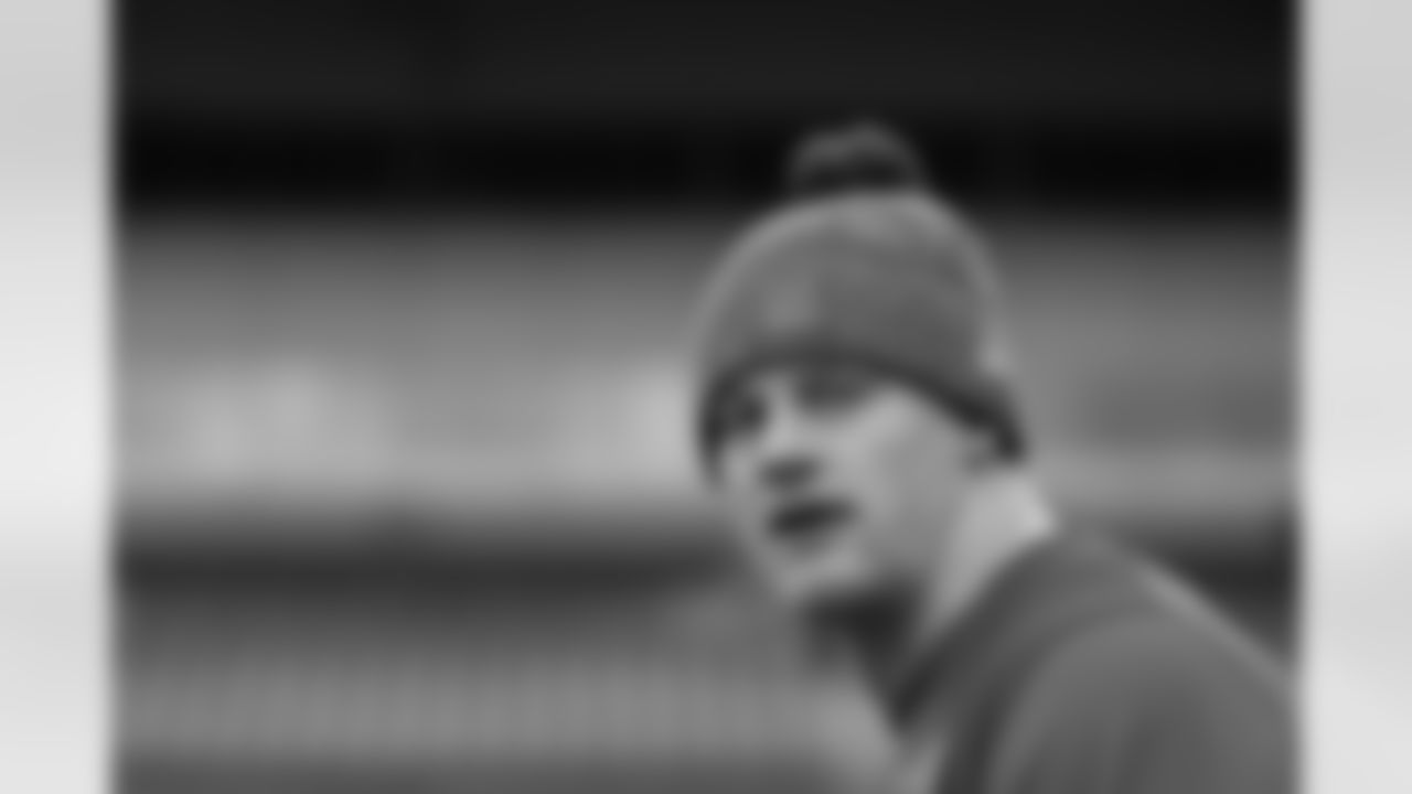 Pittsburgh Steelers vs Buffalo Bills, Regular Season, November 30, 2025 at Acrisure Stadium.