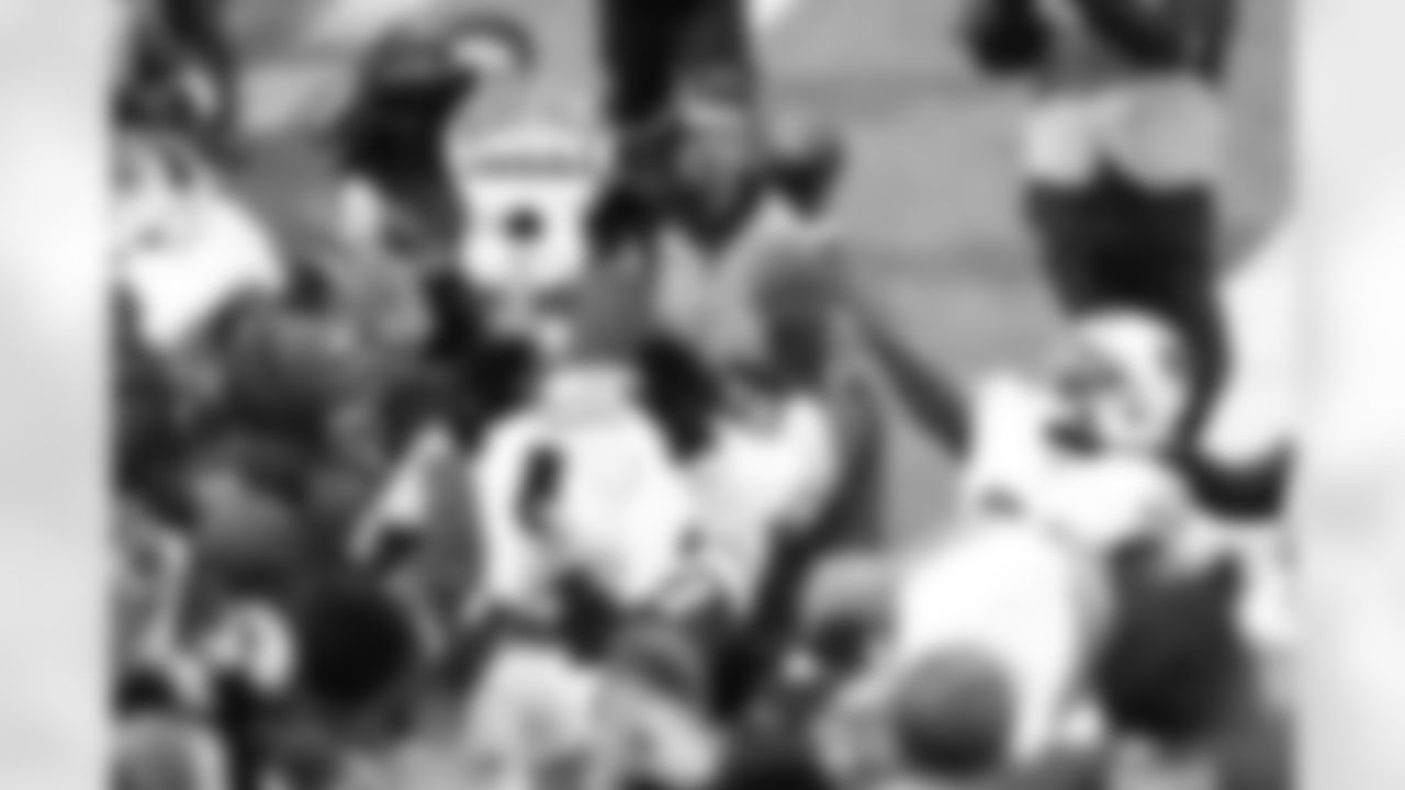 Buffalo Bills vs Tampa Bay Buccaneers, Regular Season, November 16, 2025 at Highmark Stadium.