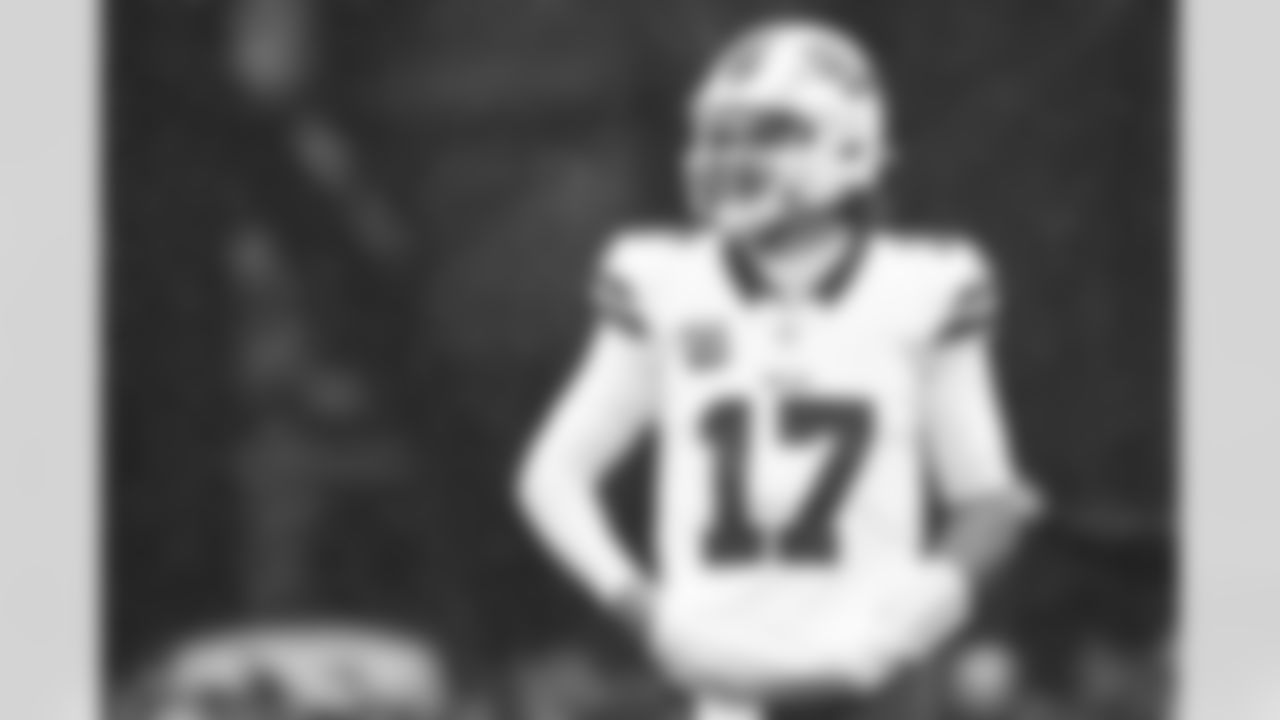 New England Patriots vs Buffalo Bills, Regular Season, December 14, 2025 at Gillette Stadium.