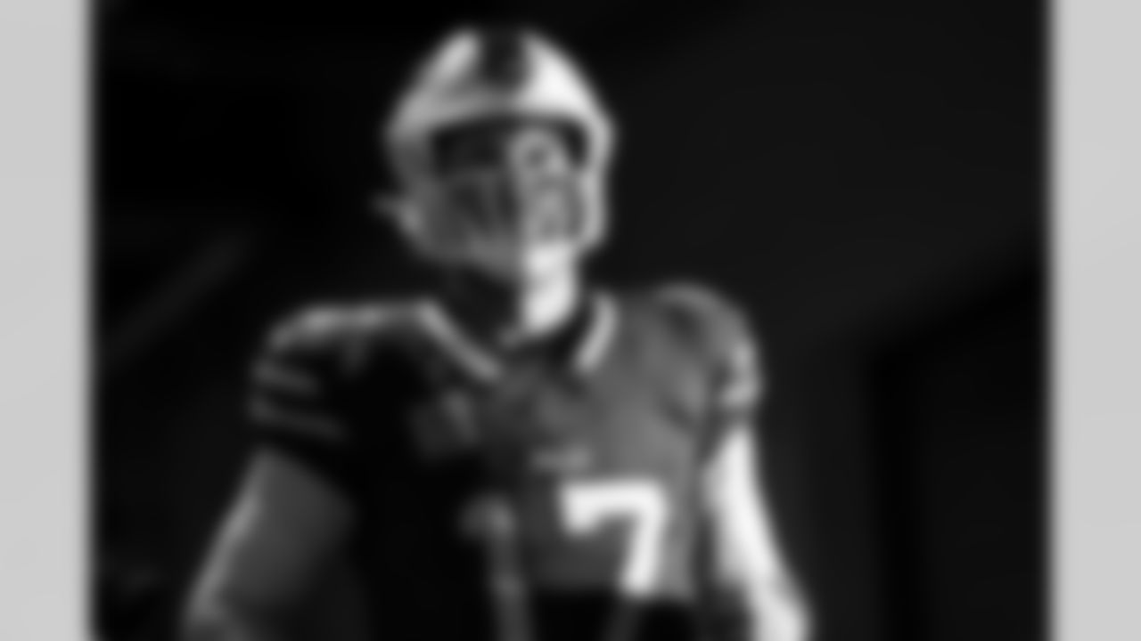 Miami Dolphins vs Buffalo Bills, Regular Season, November 09, 2025 at Hard Rock Stadium.