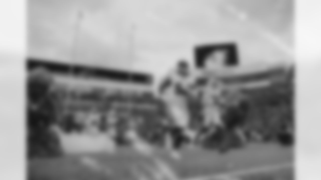 Buffalo Bills vs Tampa Bay Buccaneers, Regular Season, November 18, 2025 at Highmark Stadium.