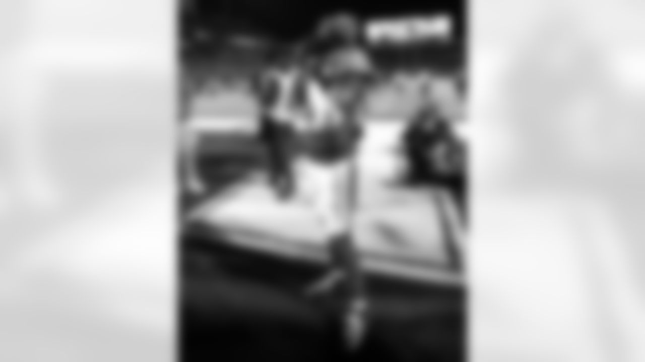 Buffalo Bills vs New York Jets, Regular Season, January 04, 2026 at Highmark Stadium.