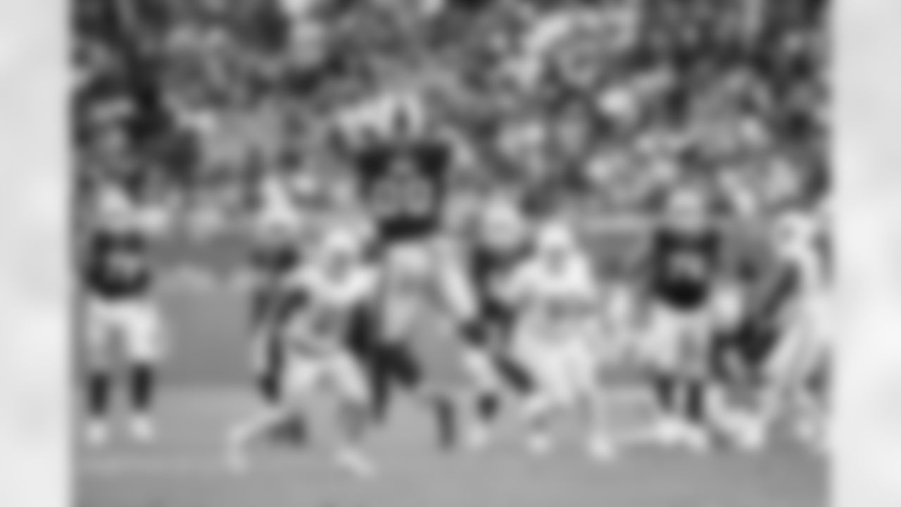 Miami Dolphins vs Buffalo Bills, Regular Season, November 09, 2025 at Hard Rock Stadium.