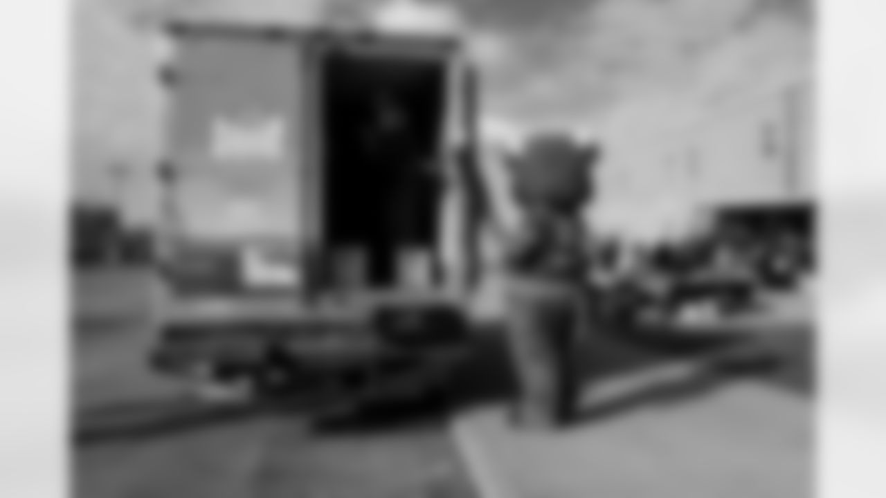 Free Mobile Food Markets, November 01, 2025 at #94 West Hertel Academy.